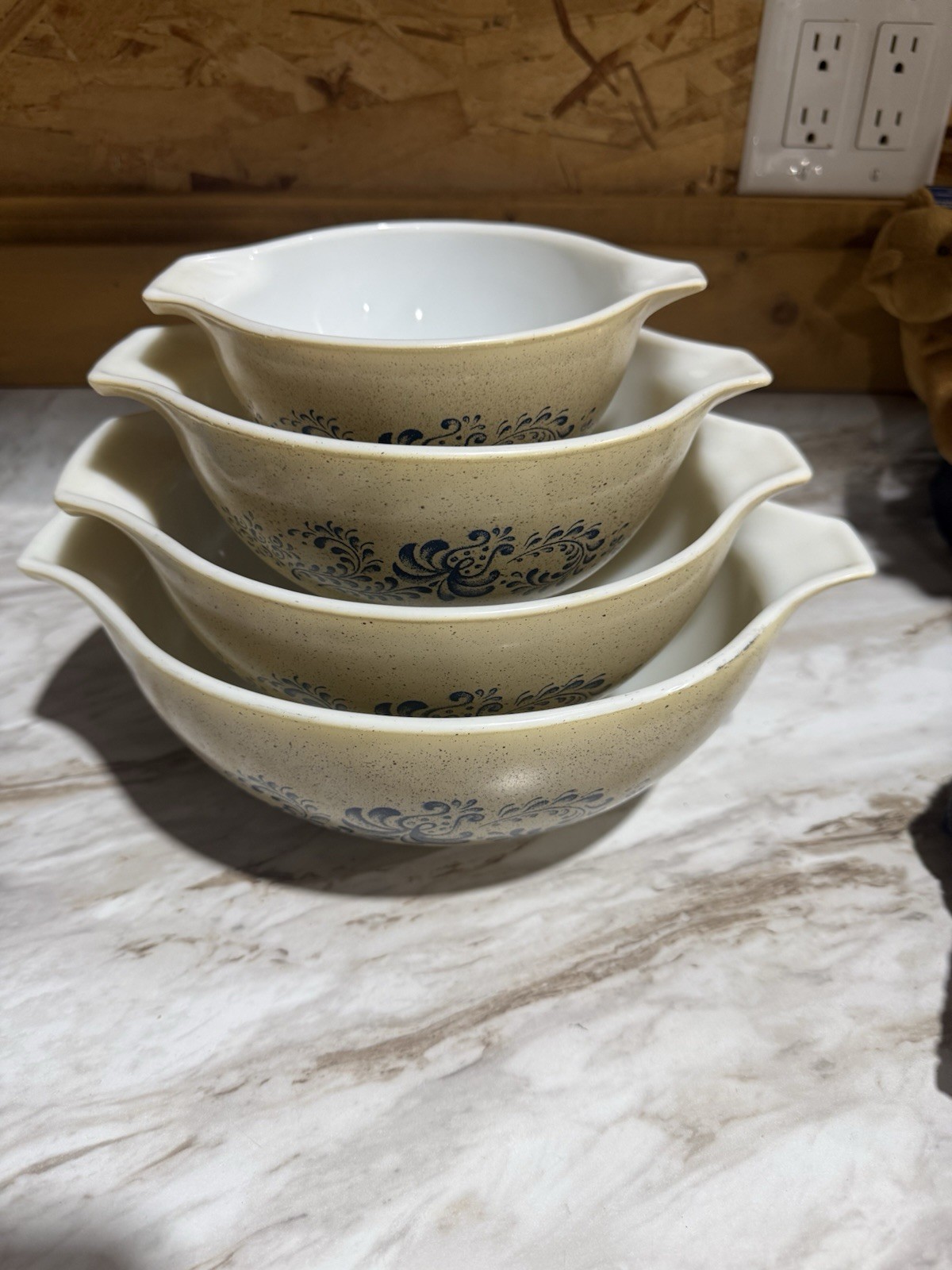 Pyrex Cinderella Homestead Nesting Mixing Bowls Set of 4, Vintage