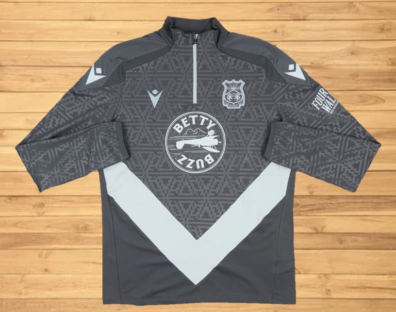 New Wrexham 4XL Adult Football Training Top New Wrexham 4XL Adult Football Training Top