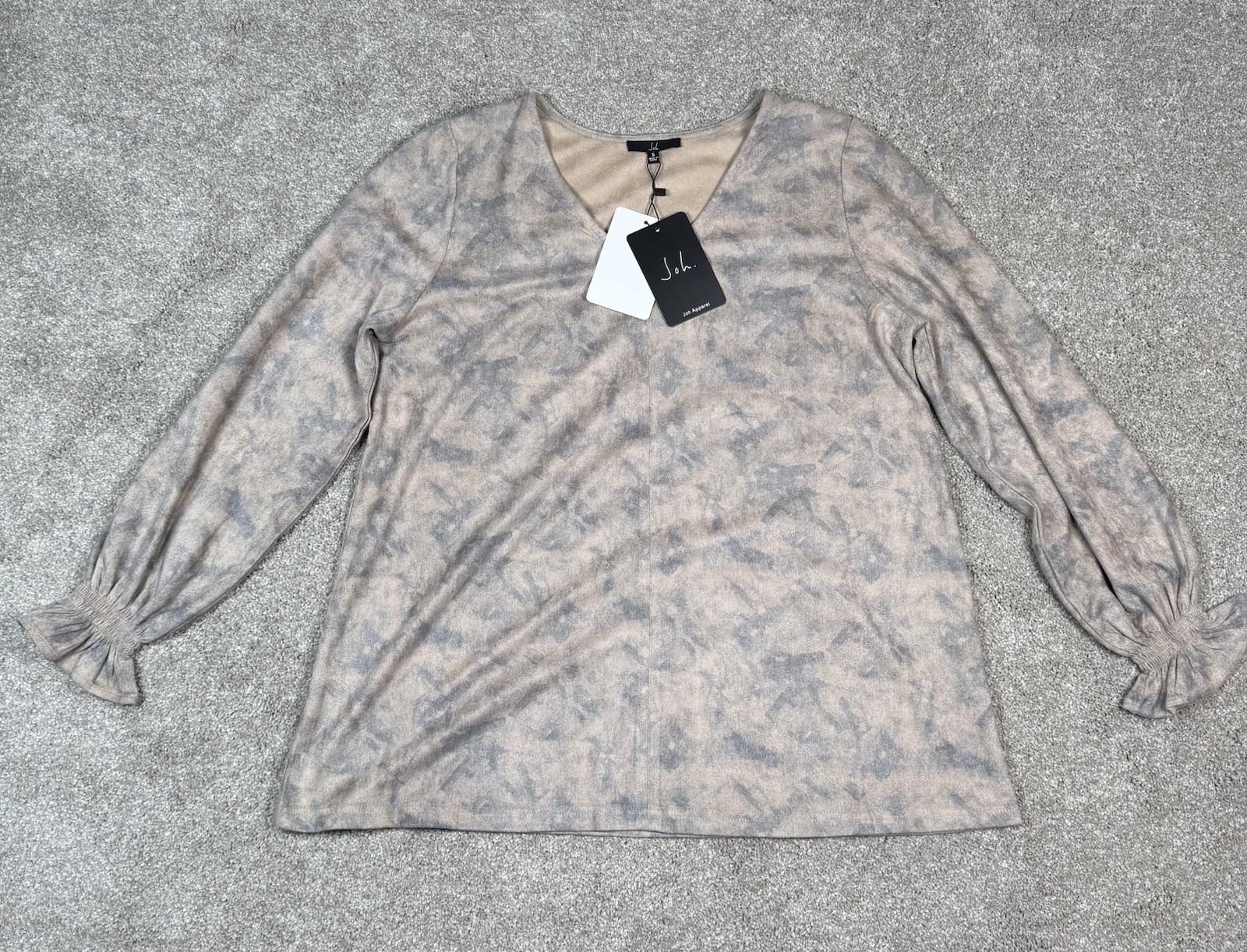NWT Joh Apparel Abby Faux Suede L/S Ruffle Sleeve Two Tone Top Shirt Small