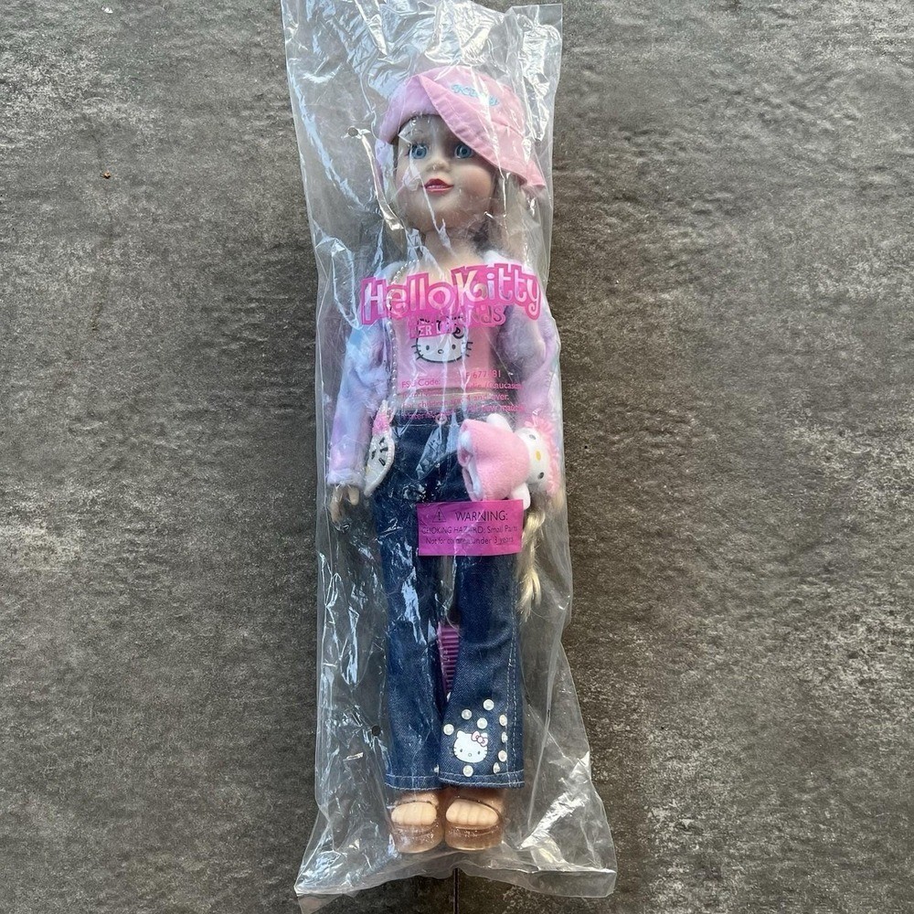 Vintage 2001 Avon Exclusive Hello Kitty & Friends Julie 16\