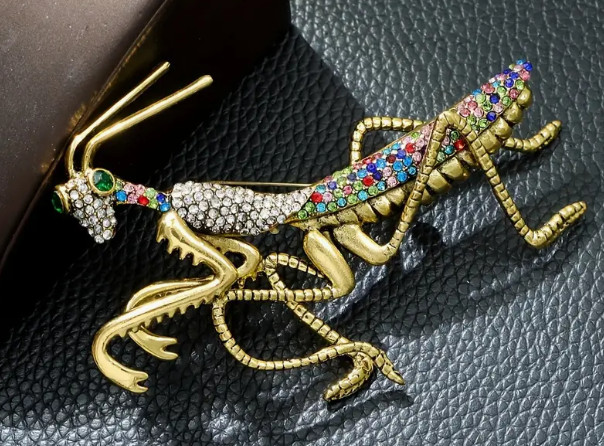 BROOCH-Large Praying Mantis Multi Color Rhinestone Tail, Gold Tone BROOCH-Large Praying Mantis Multi Color Rhinestone Tail, Gold Tone