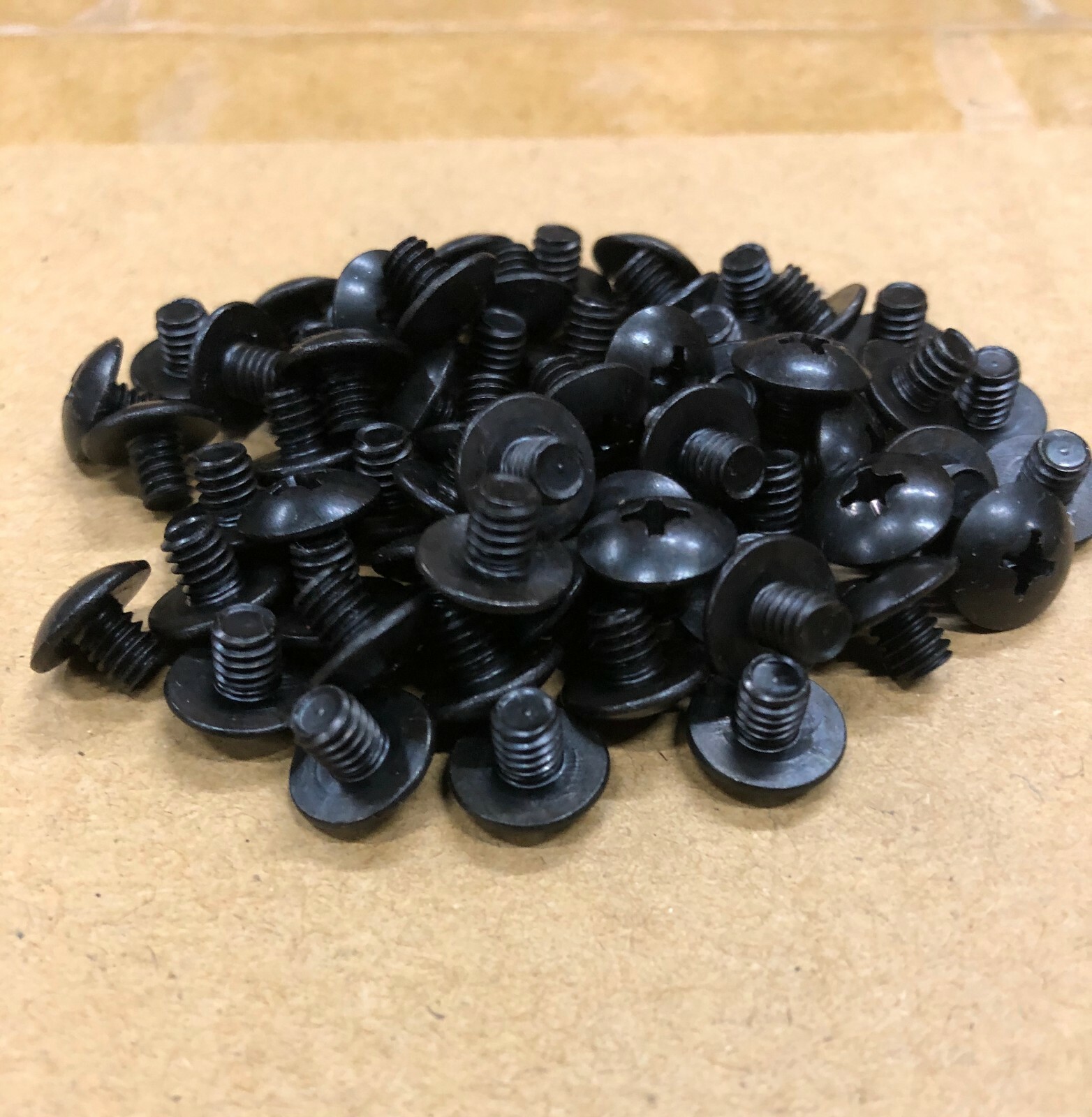 (100) 10-32 X 1/2 Machine Screw Phillips Truss Steel Black Oxide #10-32 x 1/2\ (100) 10-32 X 1/2 Machine Screw Phillips Truss Steel Black Oxide #10-32 x 1/2\