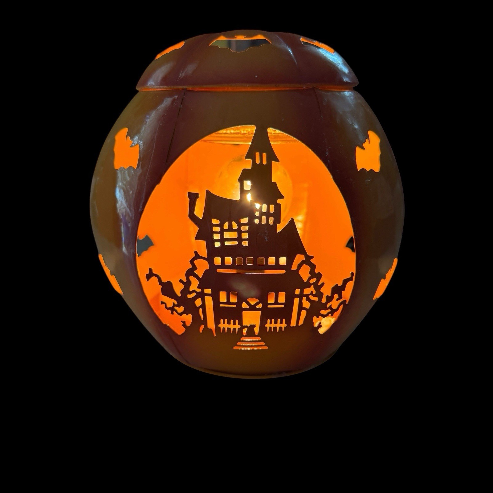 SCENTSY Paranormal Pumpkin Wax Melt Warmer Carved Haunted House Bats Eerie Glow SCENTSY Paranormal Pumpkin Wax Melt Warmer Carved Haunted House Bats Eerie Glow