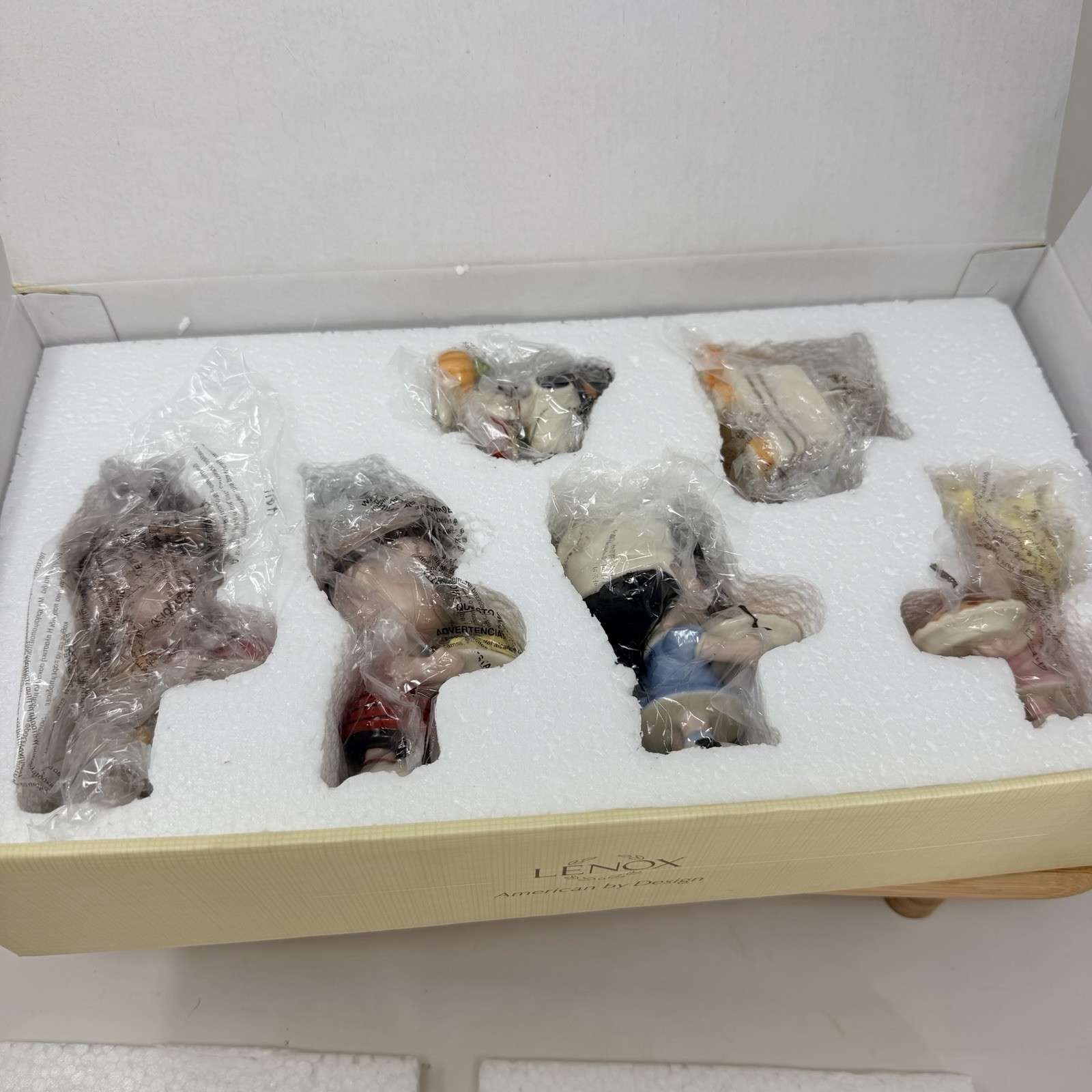Lenox Peanuts Thanksgiving Figurines 6 pc Snoopy Charlie Brown Pilgrim Lucy Lenox Peanuts Thanksgiving Figurines 6 pc Snoopy Charlie Brown Pilgrim Lucy