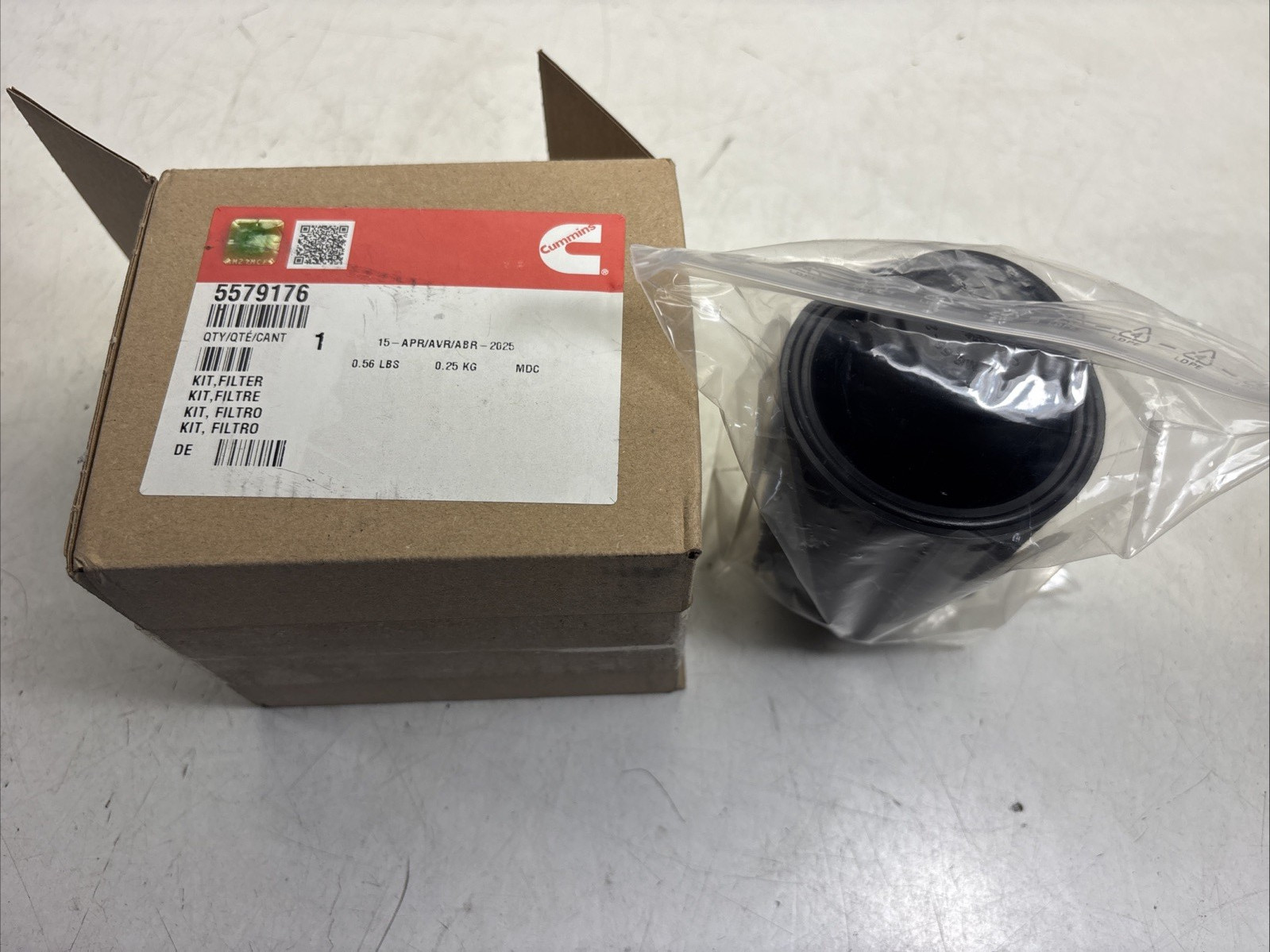 4388378 / 5579176 / 5579176CUM Genuine Cummins / Mann Def Filter Kit OEM-New