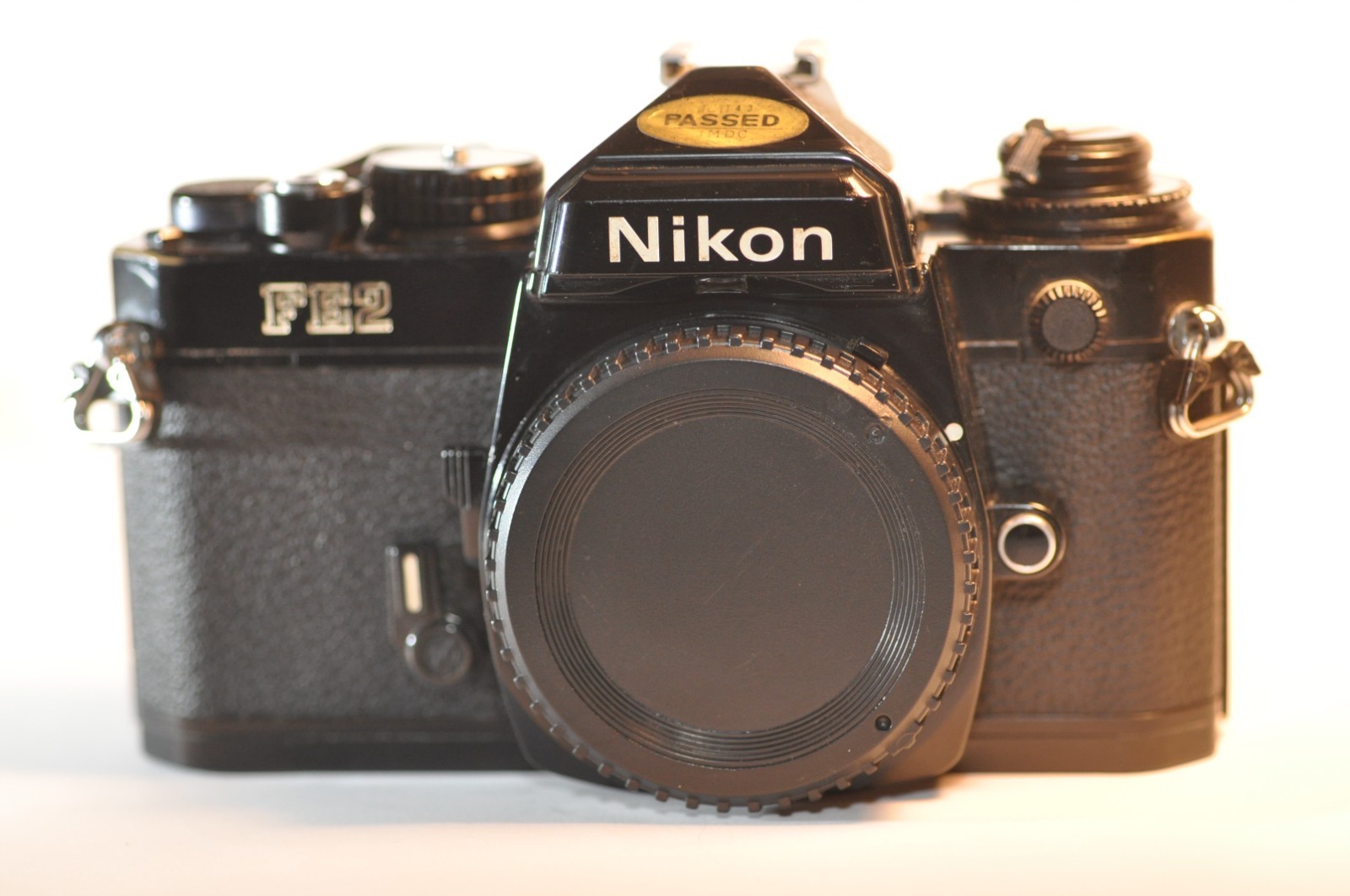 Nikon FE2 35mm Film analog SLR camera TESTED working fresh batteries NEW SEALS