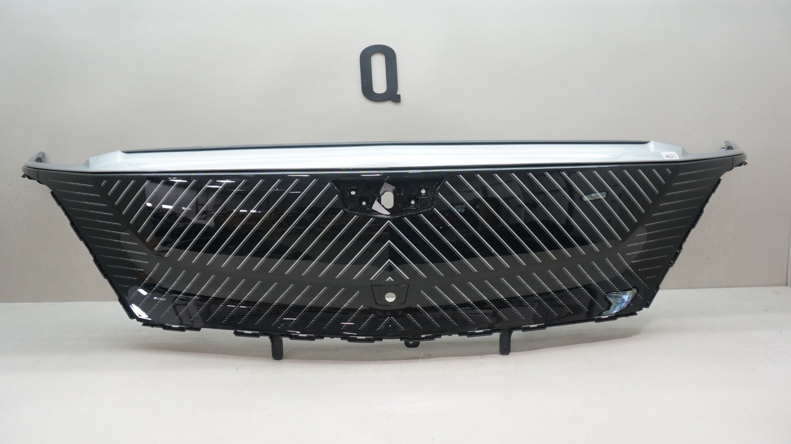 2023-2025 CADILLAC LYRIQ FRONT BUMPER MAIN GRILL GRILLE LED OEM