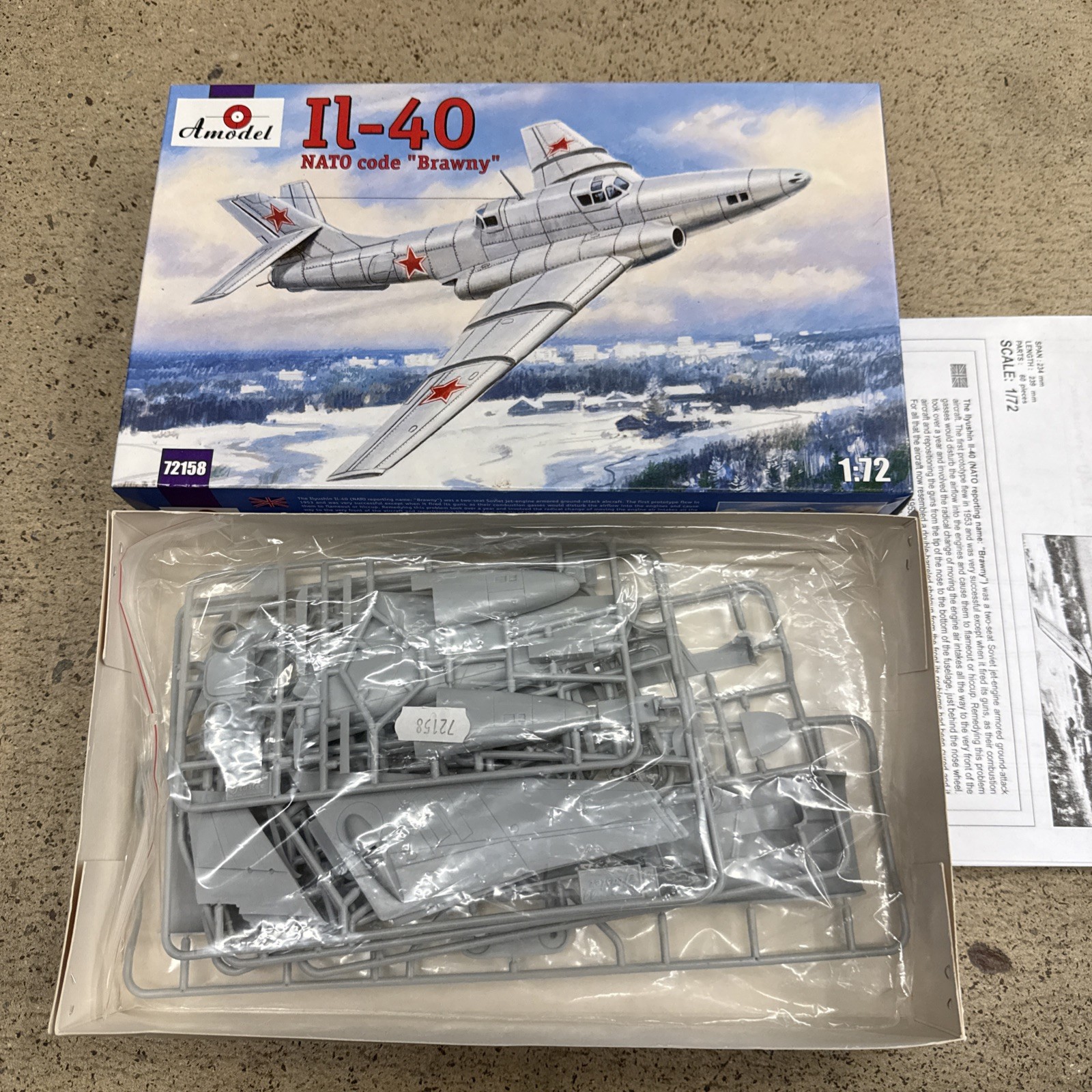 Ilyushin IL-40 «Brawny« Soviet jet-engined armored aircraft 1:72 AMODEL 72158