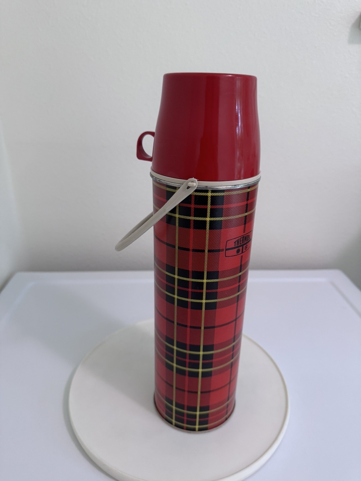 Vintage 1973 Thermos Bottle No. 2242 King-Seeley Thermos Co. Plaid Hot/cold USA Vintage 1973 Thermos Bottle No. 2242 King-Seeley Thermos Co. Plaid Hot/cold USA