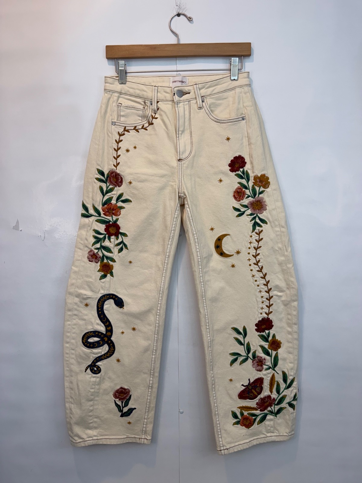 Driftwood Women\'s Elaine High Rise Embroidered Barrel Jean Size 24 Off White