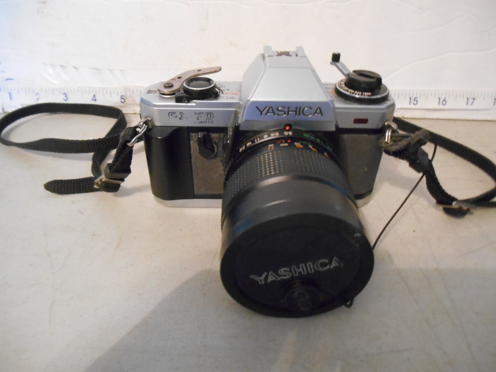 VTG Yashica FX-70 Quartz 35 MM SLR camera Yashica 42-75mm Lens 1980s