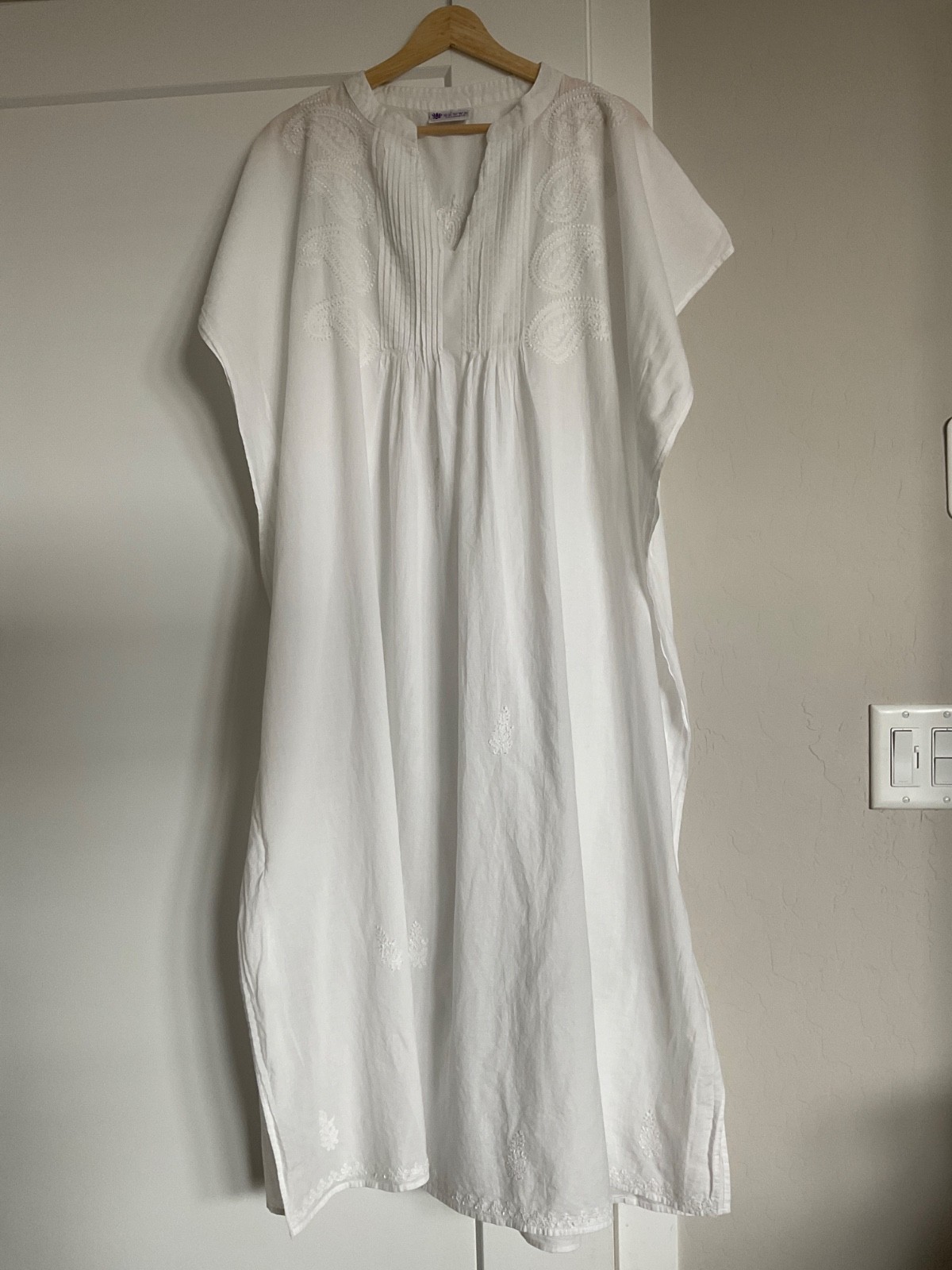 Sevya Handmade White Cotton Kaftan with Embroidery M L XL