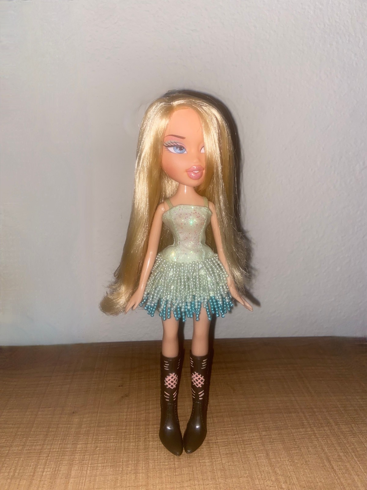 Bratz Cloe First Edition Hollywood Style  2001 Chloe Vintage MGA