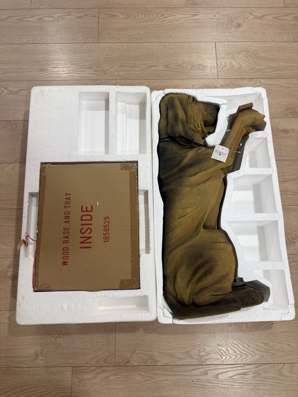 Vintage Bombay Company Bloodhound Dog Figurine Statue with Wood Base & Tray NIB Vintage Bombay Company Bloodhound Dog Figurine Statue with Wood Base & Tray NIB
