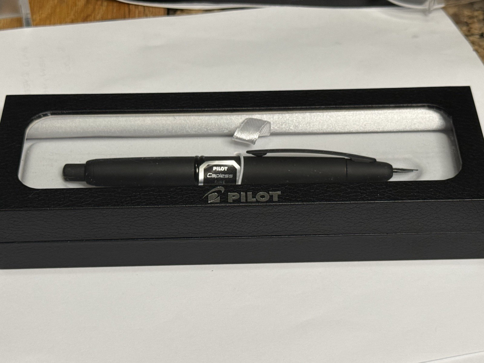 Pilot Vanishing Point Matte Black Capless Retractable Fine Nib Fountain Pen Pilot Vanishing Point Matte Black Capless Retractable Fine Nib Fountain Pen