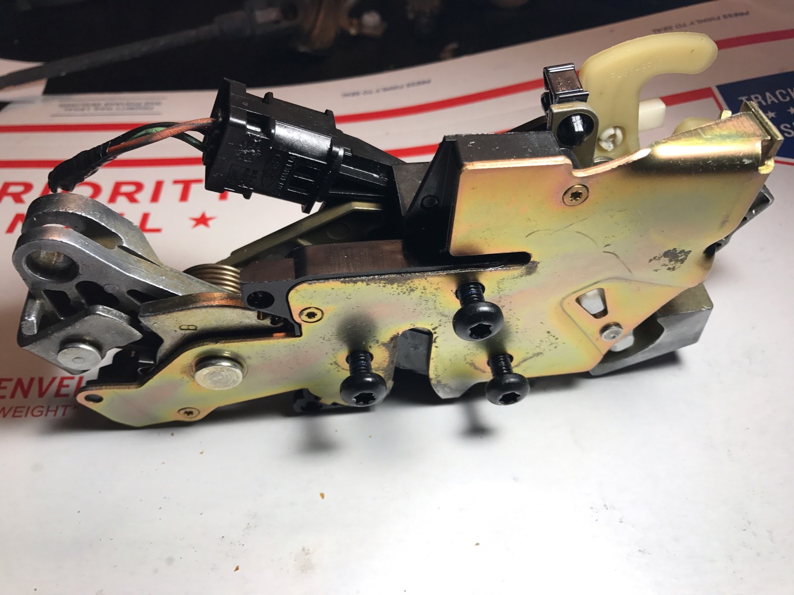 2003-06 LINCOLN NAVIGATOR POWER LIFTGATE  LOCK LATCH ASSEMBLY RELEASE OEM 