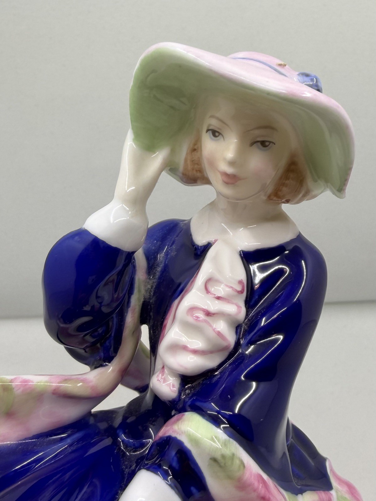 Rare Vintage 1997 Royal Doulton “Top of the Hill” Bone China Figurine HN 3735