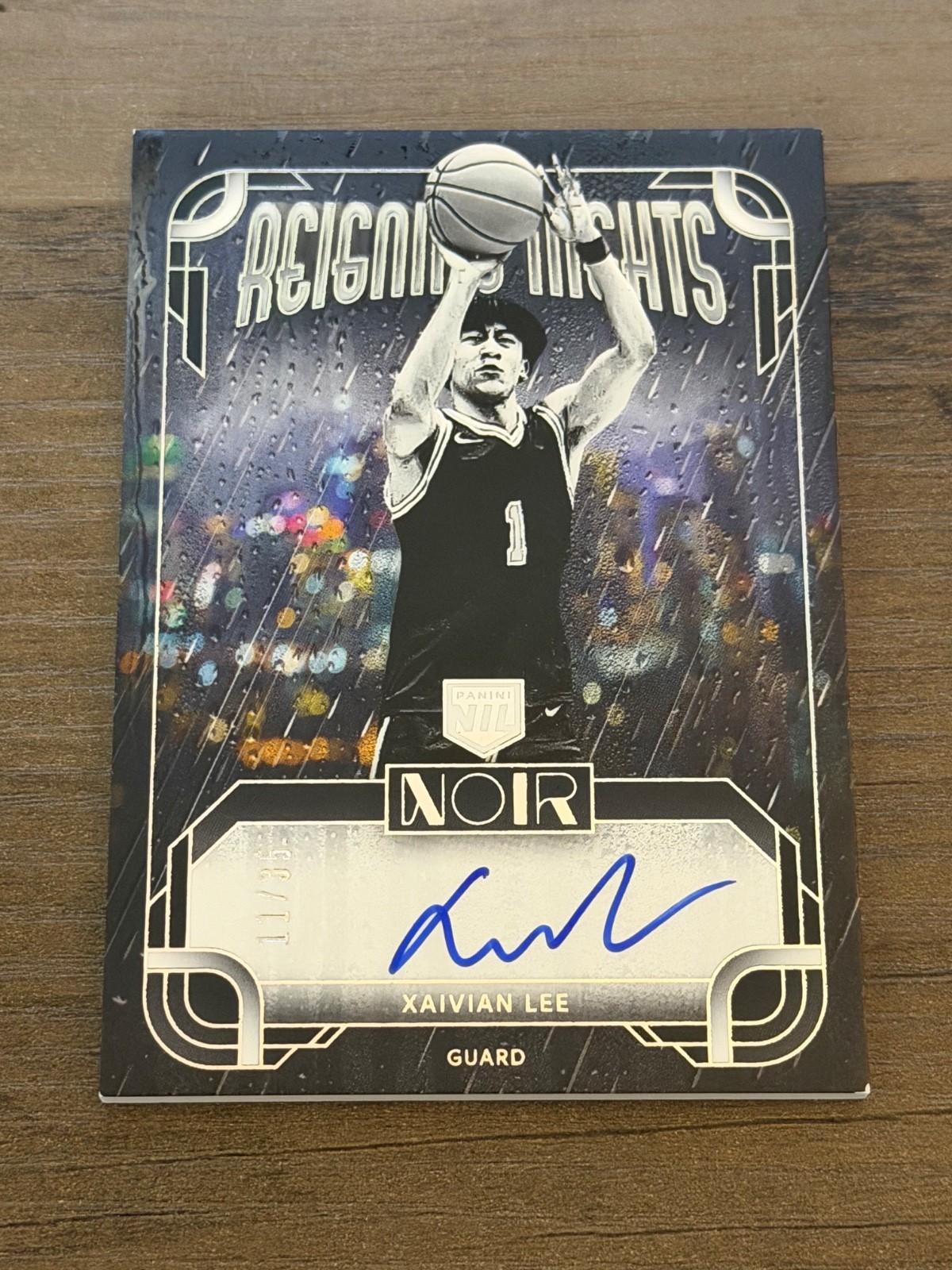 2025-26 Panini Noir Xaivian Lee Reigning Nights On Card Auto # 11 /35 Gonzaga