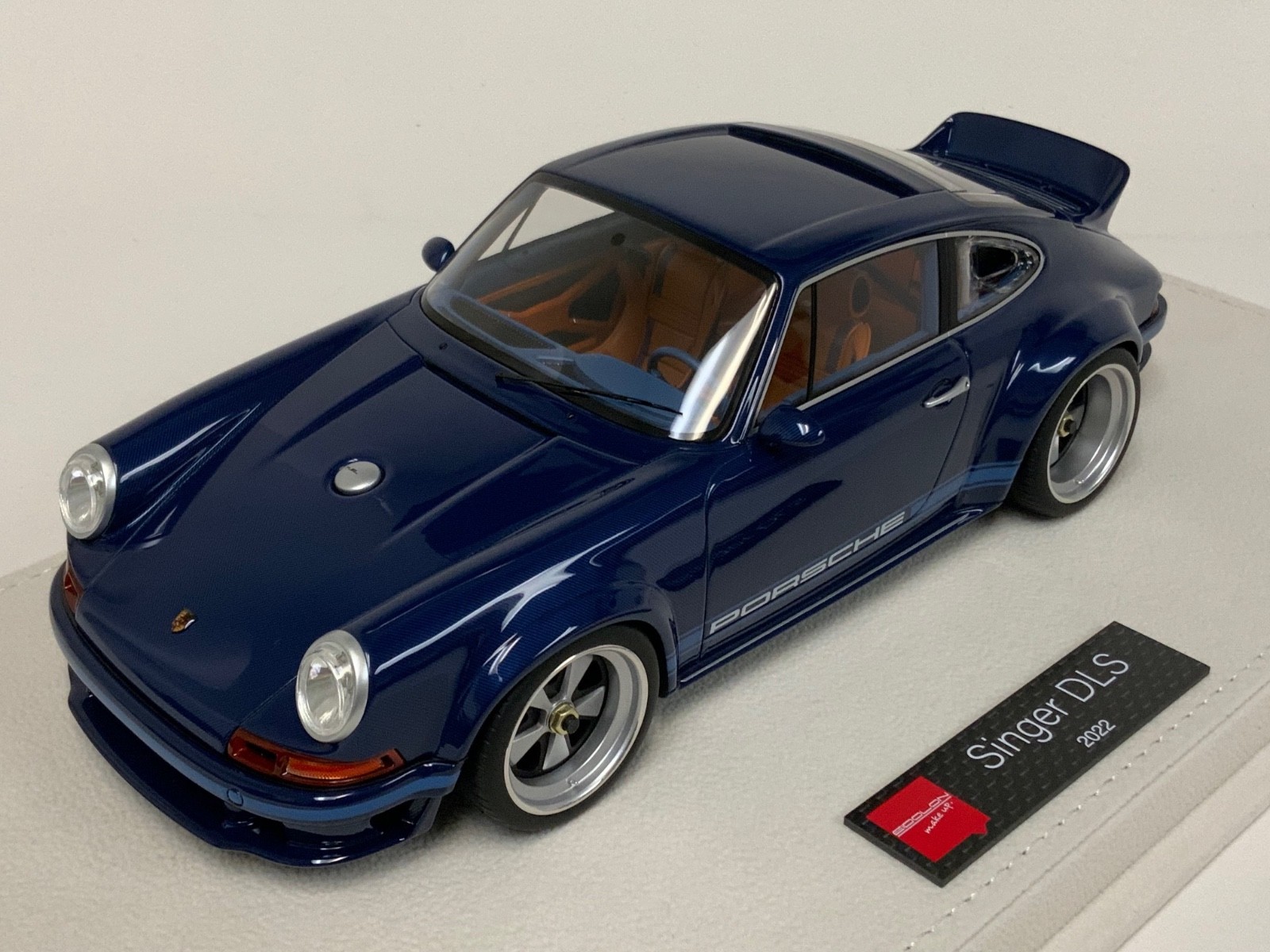 1/18 Eidolon Make Up Porsche Singer DLS 2022 in Carbon Blue  EML018X   #171