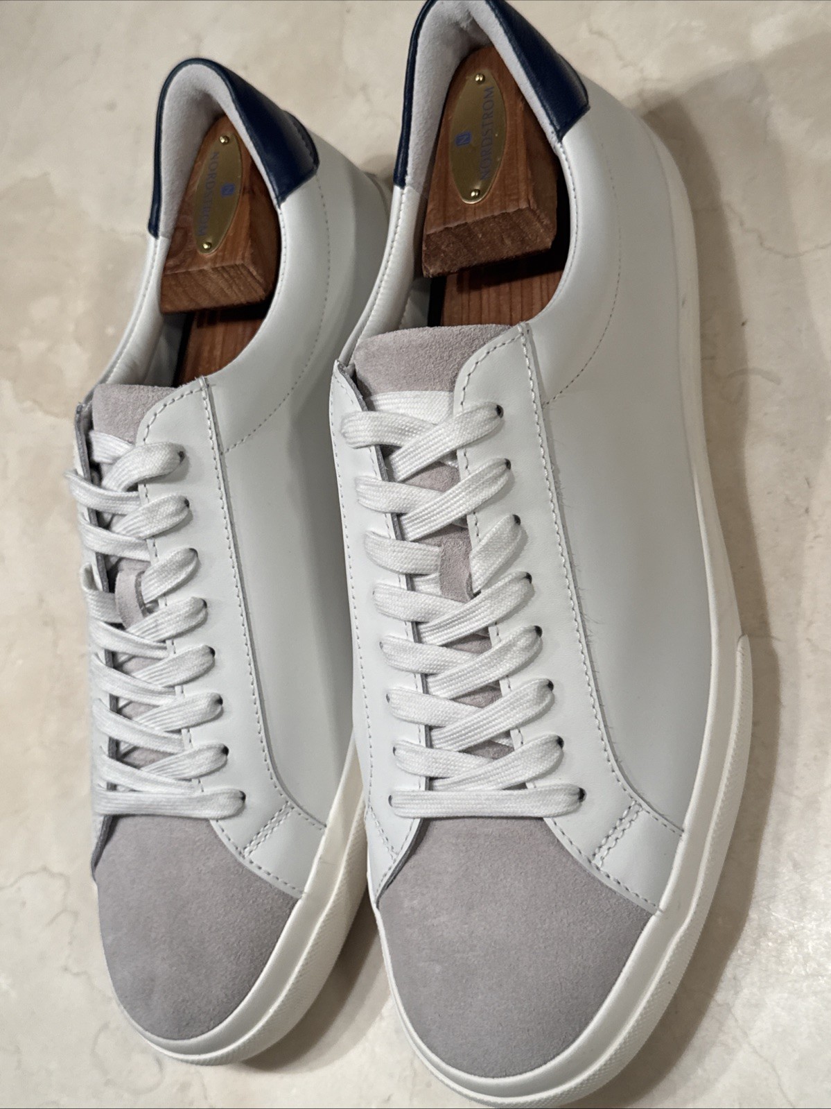 VINCE ‘FULTON’ MENS PREMIUM LEATHER/SUEDE SNEAKER SIZE 10.5 $198 VINCE ‘FULTON’ MENS PREMIUM LEATHER/SUEDE SNEAKER SIZE 10.5 $198