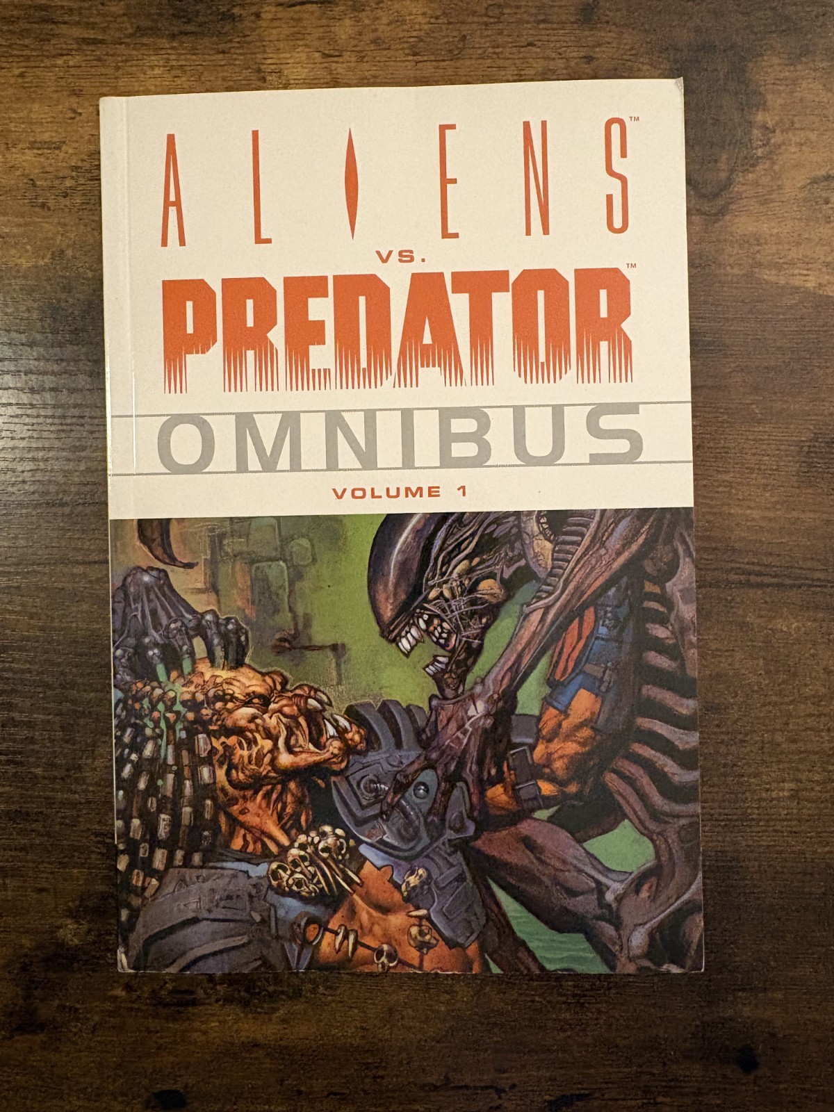 Aliens Vs. Predator Omnibus TPB Volume 1 Dark Horse Comics (2007) 8.0 VF 1st Aliens Vs. Predator Omnibus TPB Volume 1 Dark Horse Comics (2007) 8.0 VF 1st