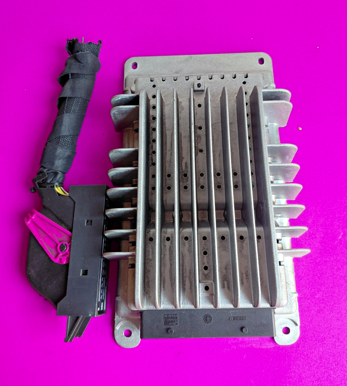 2008 Maserati Quattroporte Bose Amplifier Amp P/N 190939 OEM 2008 Maserati Quattroporte Bose Amplifier Amp P/N 190939 OEM