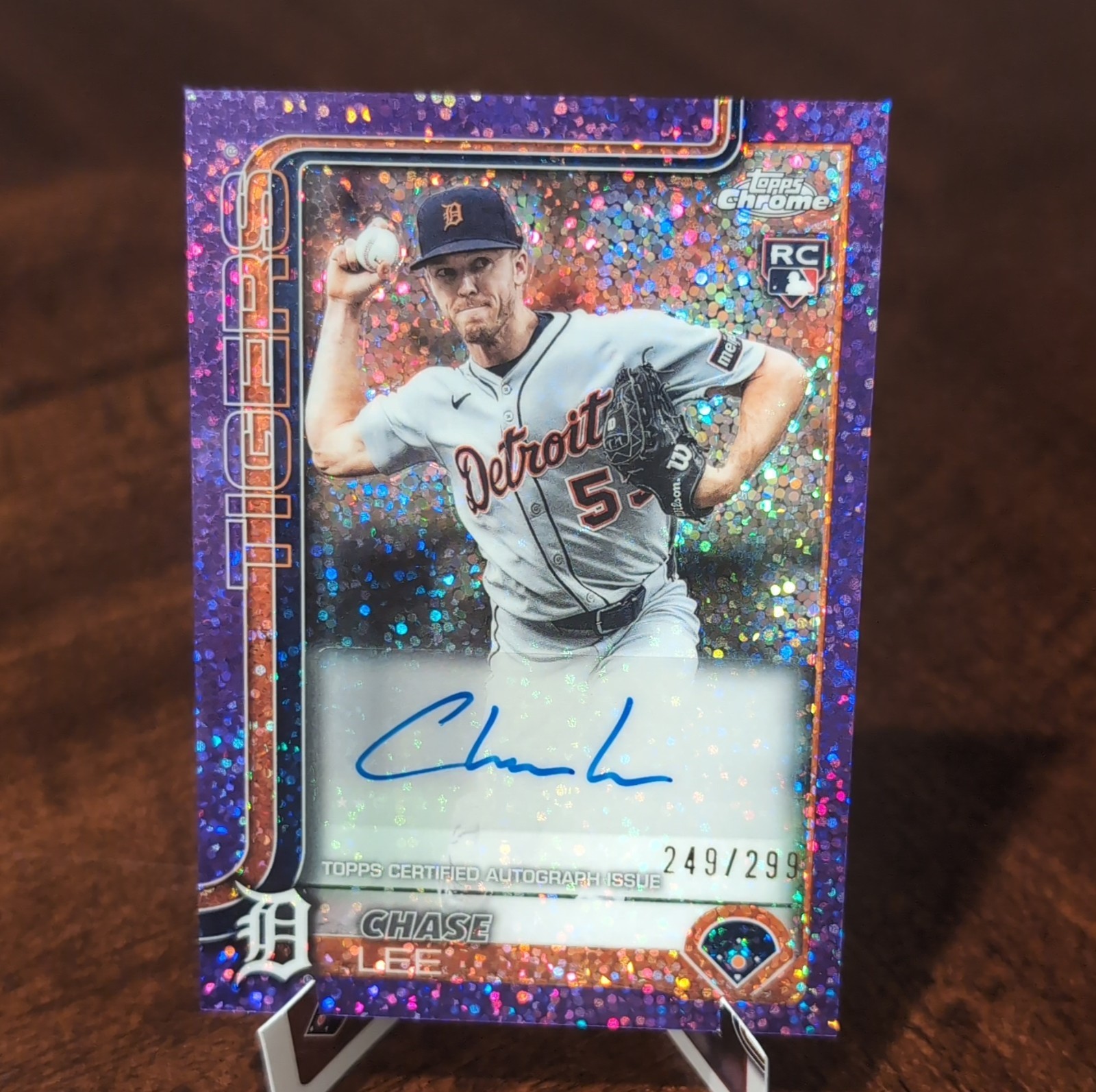 2025 Topps Chrome Update Chase Lee Tigers RC Auto Purple Speckle /299 AC-CLE 2025 Topps Chrome Update Chase Lee Tigers RC Auto Purple Speckle /299 AC-CLE
