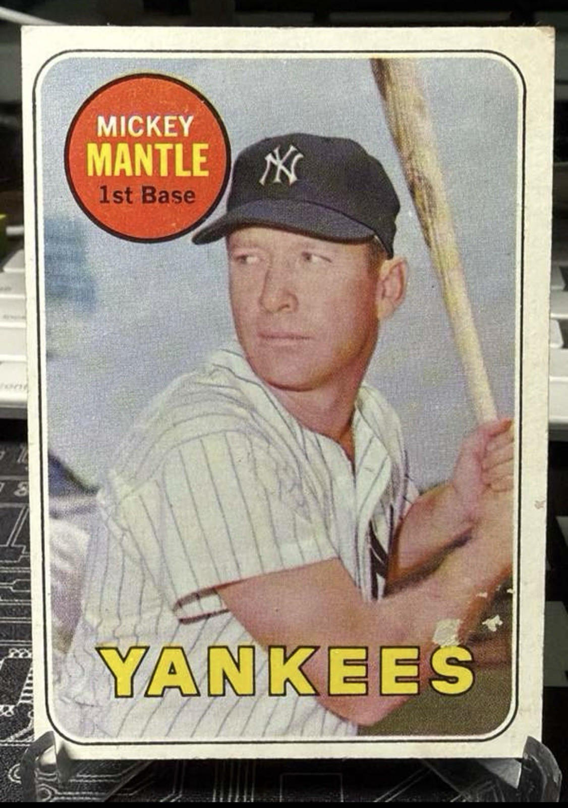 1969 Topps - Mickey Mantle #500 Last Name in Yellow Beautiful/Sharp