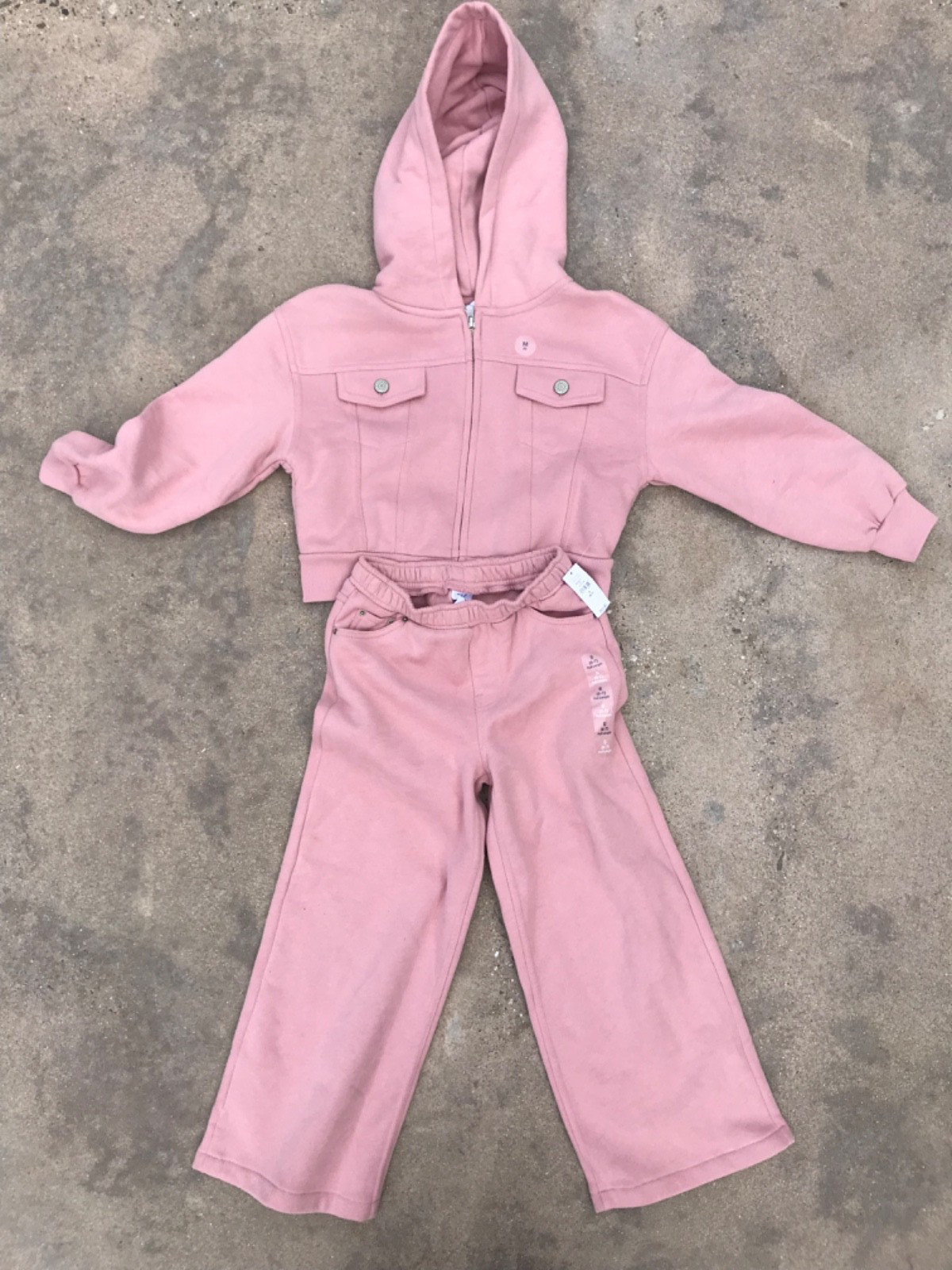 GAP Kids Outfit S Pants 6-7 Soft Pink Sweats Zip Hoodie Size M Button Pockets GAP Kids Outfit S Pants 6-7 Soft Pink Sweats Zip Hoodie Size M Button Pockets