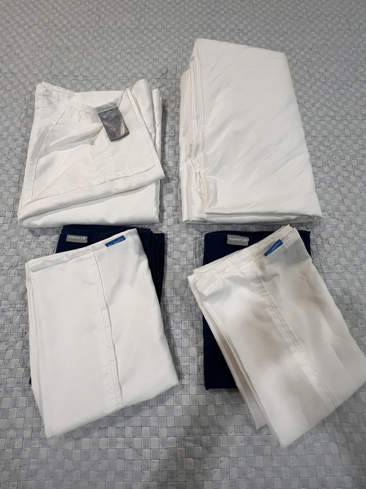 Columbia Full Sheet Set White 100% Polyester w/ 2 Extra Blue Pillowcases