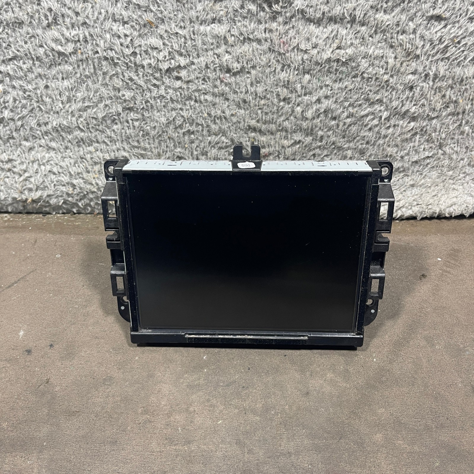 17 18 RAM 1500 Jeep Cherokee 8.4\