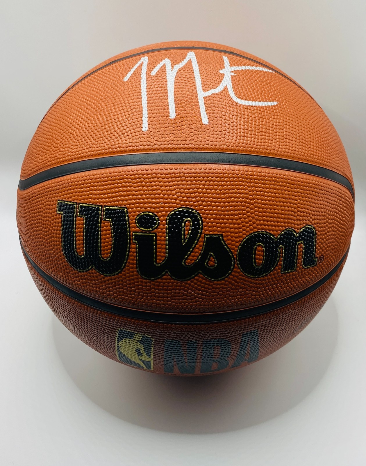 Ja Morant Signed Basketball With COA (PC488944) (Grizzlies, Blazers) Ja Morant Signed Basketball With COA (PC488944) (Grizzlies, Blazers)