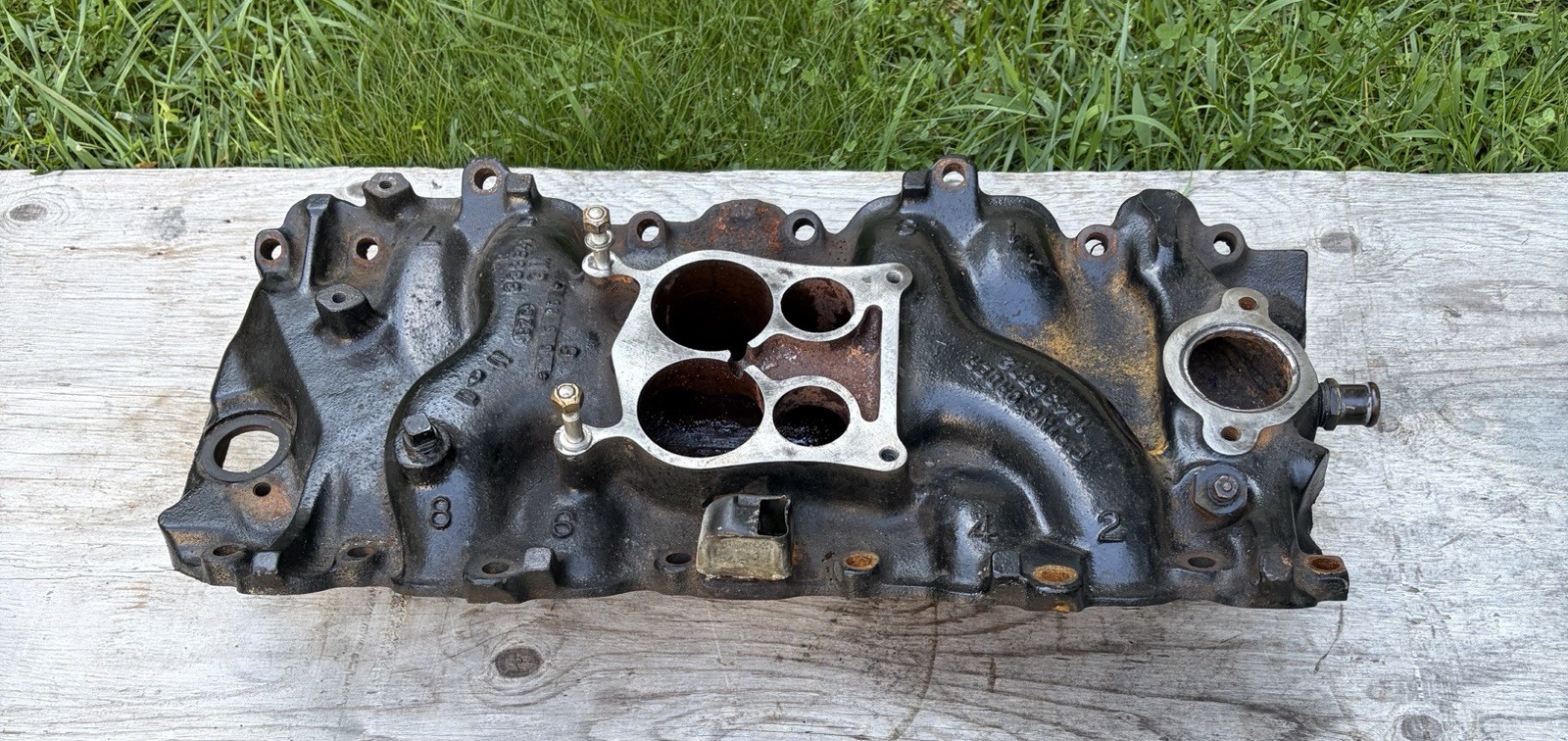 Mercruiser 454 7.4 330 Intake Manifold 333841 Mercruiser 454 7.4 330 Intake Manifold 333841