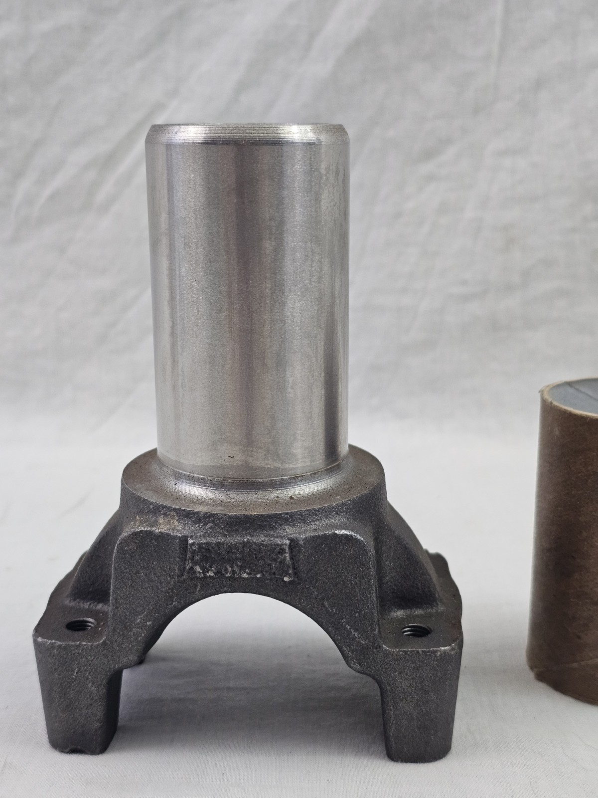 NEW SPICER TRANSMISSION MDI BOLT ON OUTPUT SLIP YOKE 32 SPLINES