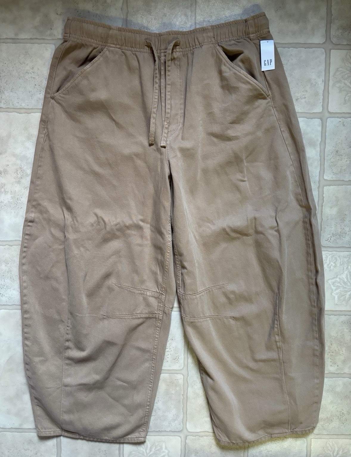 NWT Gap HR Ultrasoft horseshoe Jeans Large L Mojave Khaki Pull-on Barrel Pant NWT Gap HR Ultrasoft horseshoe Jeans Large L Mojave Khaki Pull-on Barrel Pant
