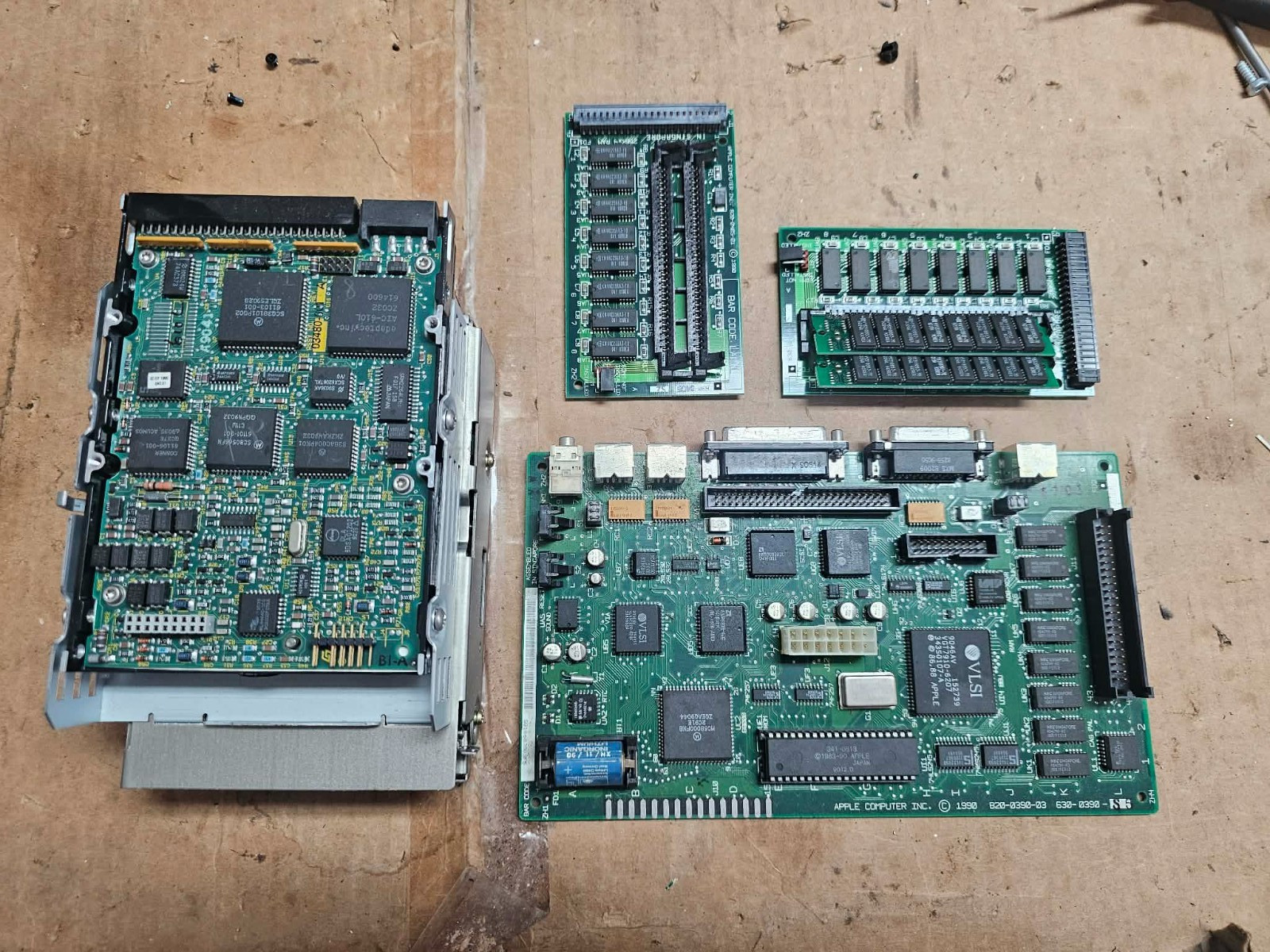 Vintage Retro APPLE COMPUTER  MACINTOSH CLASSIC Bundle Logic board HD Floppy Ram
