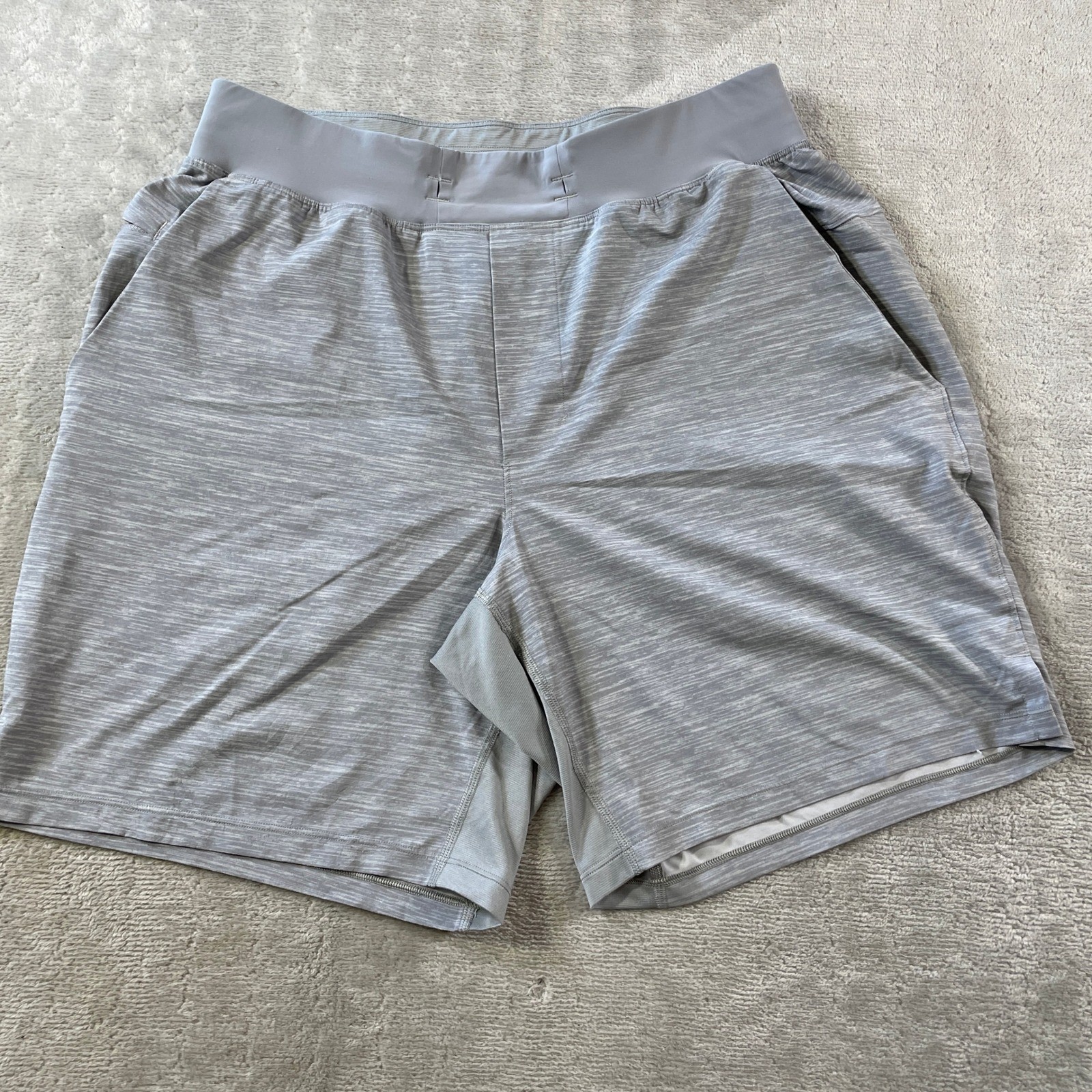 Lululemon THE Shorts Linerless Mens Medium Gray 7\