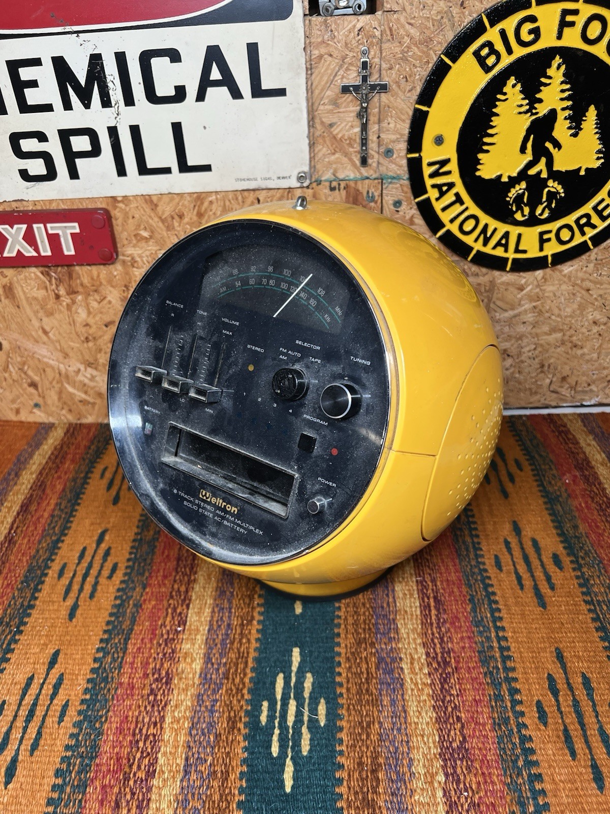 Vintage Weltron 2001 Space Ball 8 Track Player AM/FM Radio Yellow PARTS/REPAIR Vintage Weltron 2001 Space Ball 8 Track Player AM/FM Radio Yellow PARTS/REPAIR