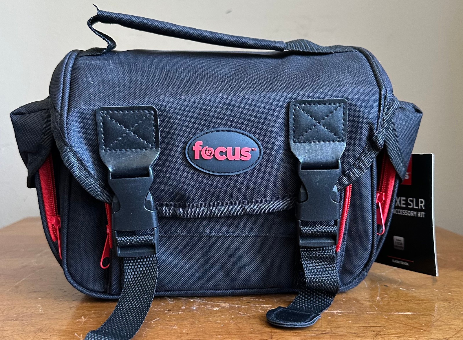Focus Deluxe SLR Photo/Video Medium Camera Accessory Kit Case