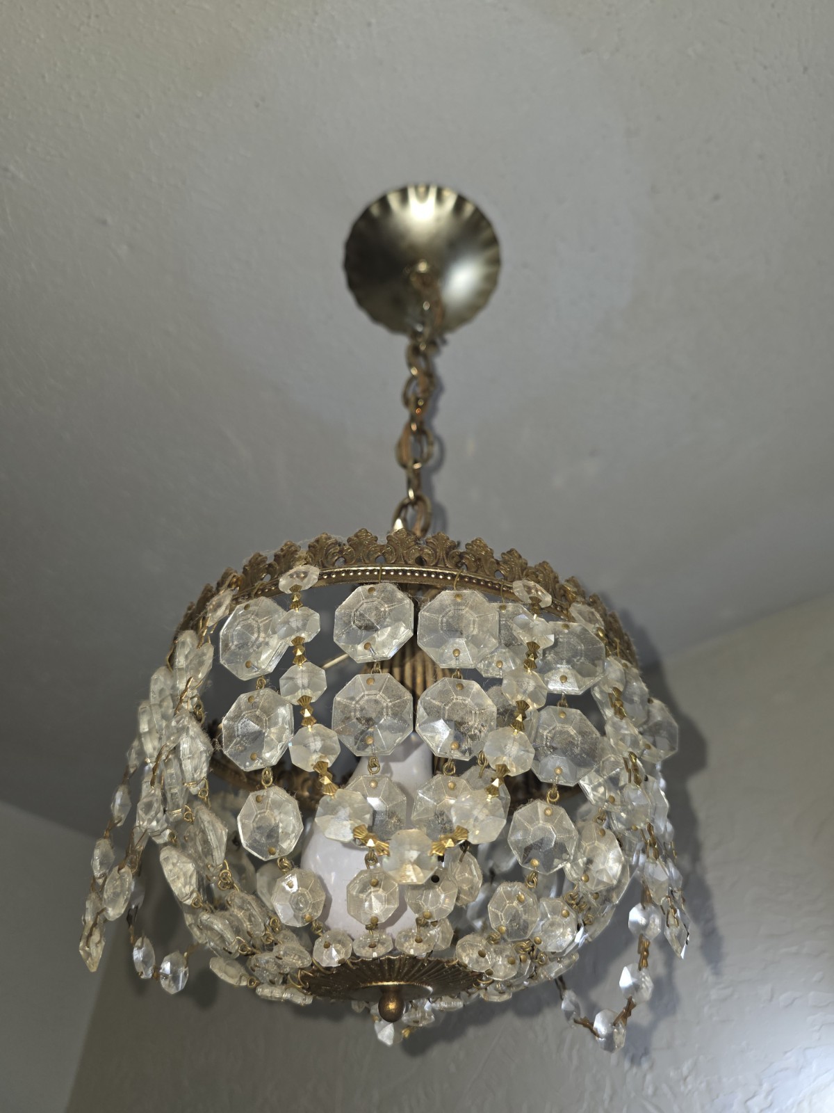 Vintage Chandelier Light W few Extra Crystals Vintage Chandelier Light W few Extra Crystals