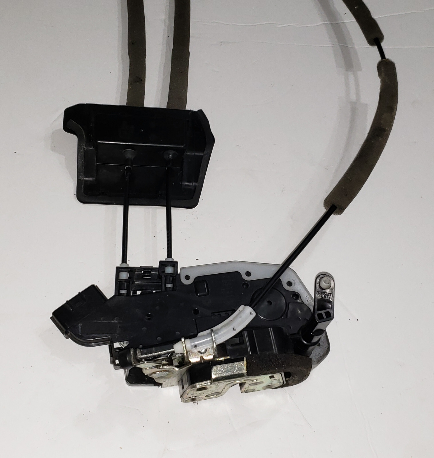 2011 to 19 Genuine Infiniti M35H M37 M56 Q70 LEFT FRONT Door Lock Actuator