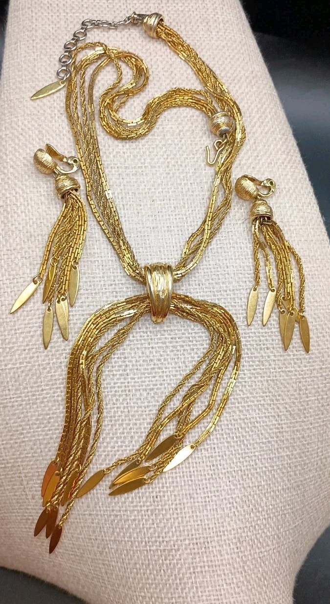 VTG Monet Floppy Bow Tassel Necklace Earrings Set Gold Plated Book Runway Rare VTG Monet Floppy Bow Tassel Necklace Earrings Set Gold Plated Book Runway Rare