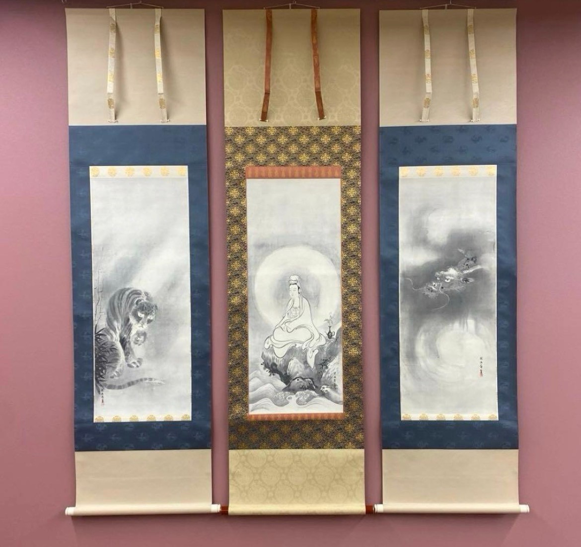 Set of Three Hanging Scrolls—\