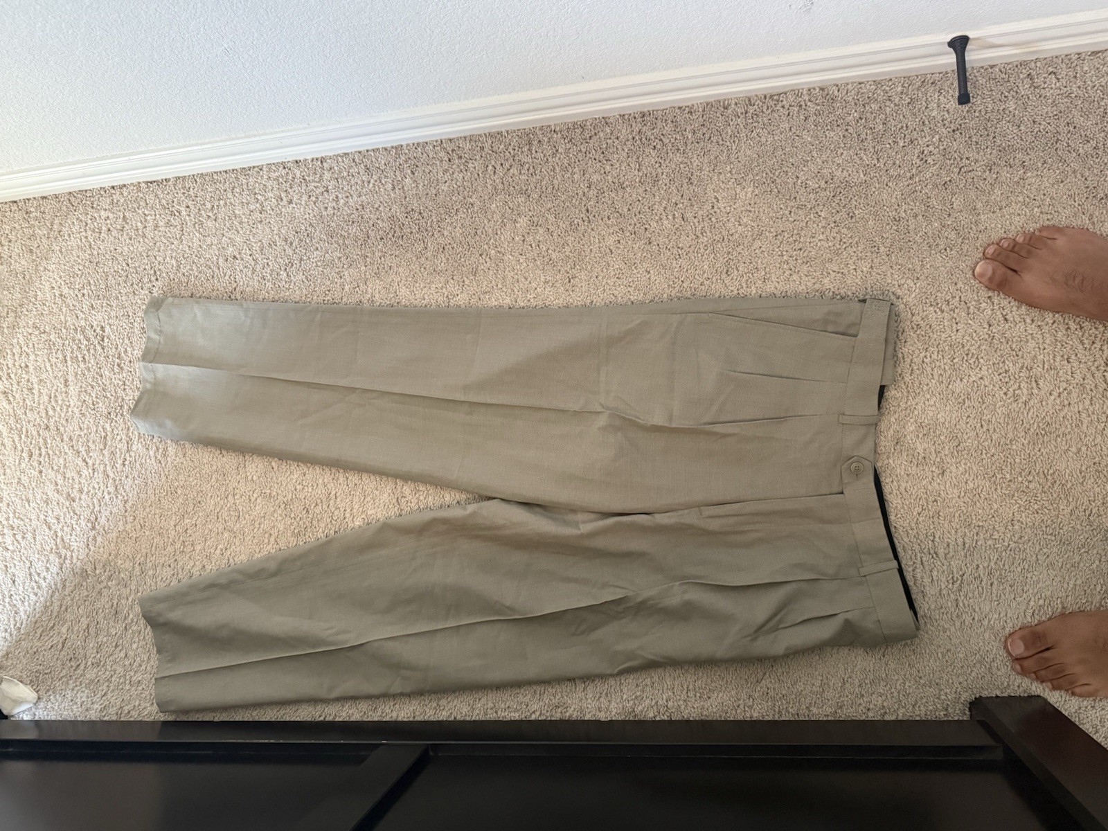 Geoffrey Beene Mens Dress Pants 32x32 Taupe Gray Pleated Cuffed Trousers