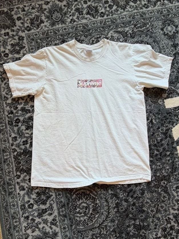 Supreme x Takashi Murakami COVID-19 Relief Box Logo T-Shirt White Large Supreme x Takashi Murakami COVID-19 Relief Box Logo T-Shirt White Large