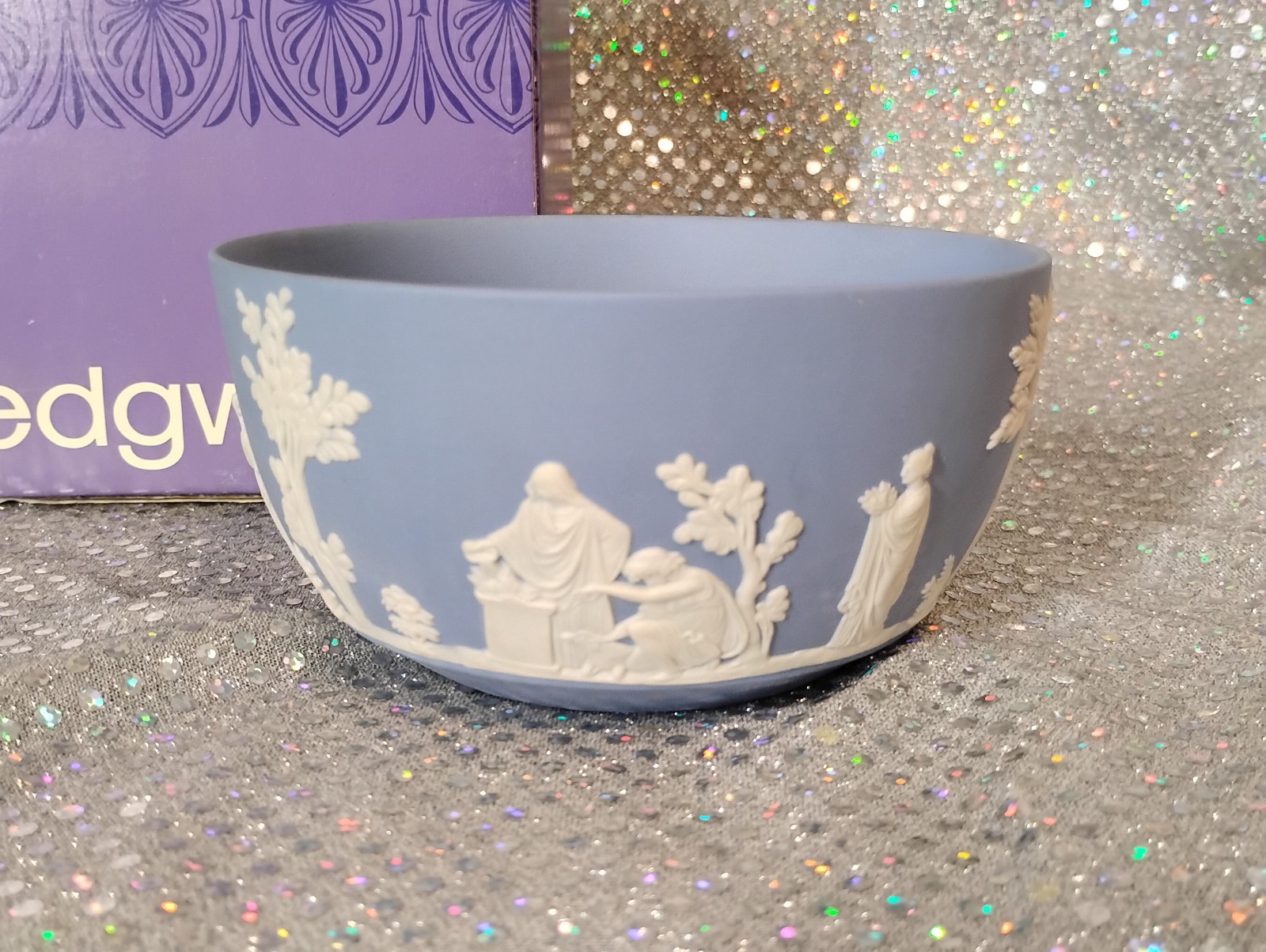 Wedgwood Blue White Jasperware Neoclassical Scene Bute Mazer Bowl 8\