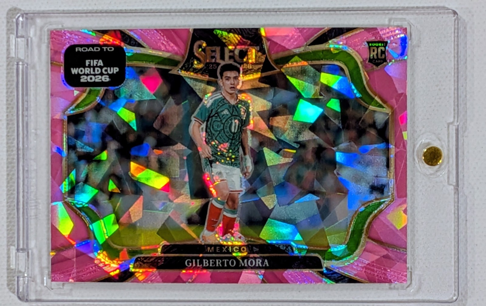 Gilberto Mora Pink Cracked Ice Prizm RC 2026 Select World Cup Field Level Mexico Gilberto Mora Pink Cracked Ice Prizm RC 2026 Select World Cup Field Level Mexico