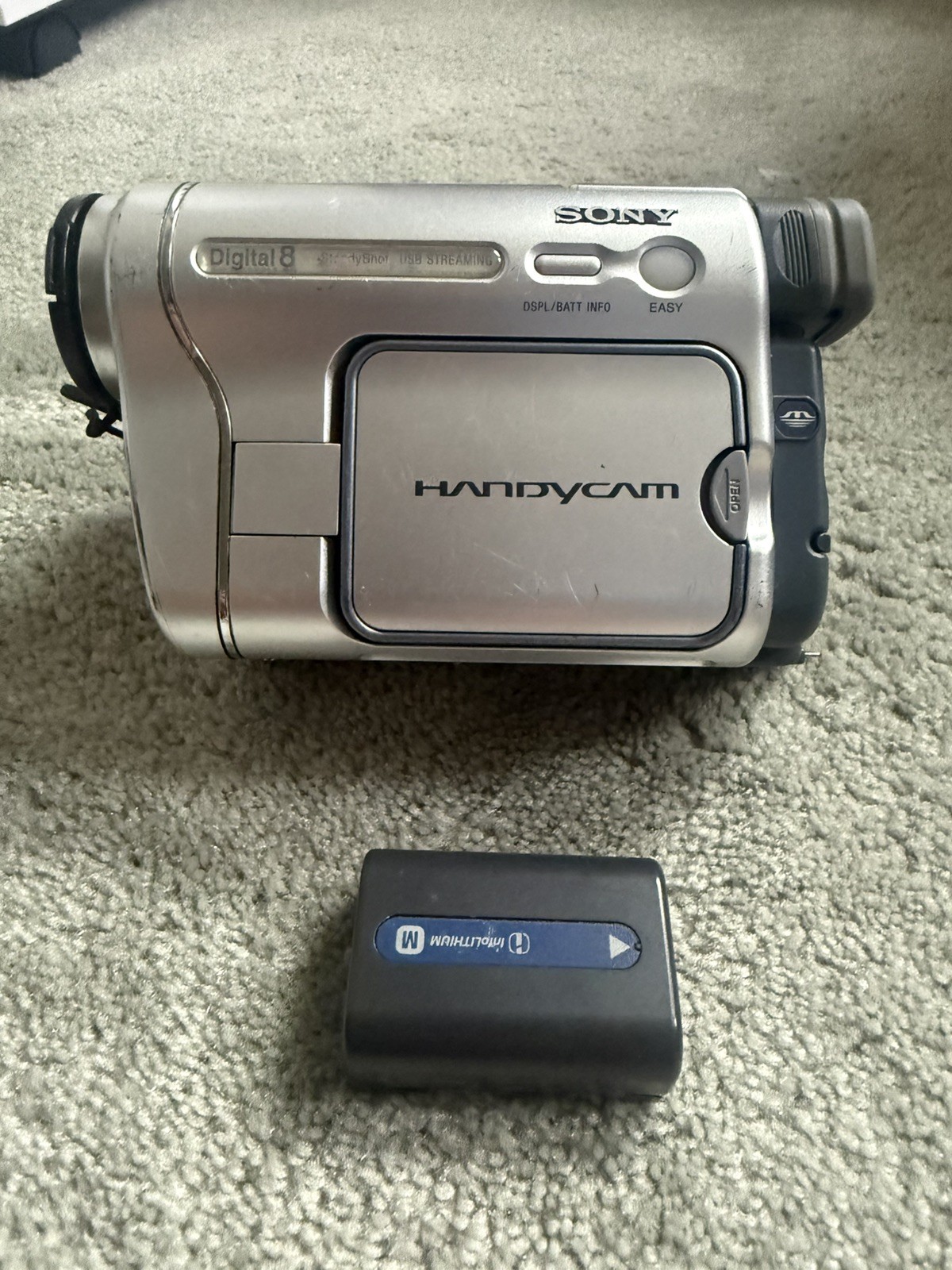 Sony Handycam Digital Video 8 Camcorder DCR-TRV460- Tested - Fast Shipping 