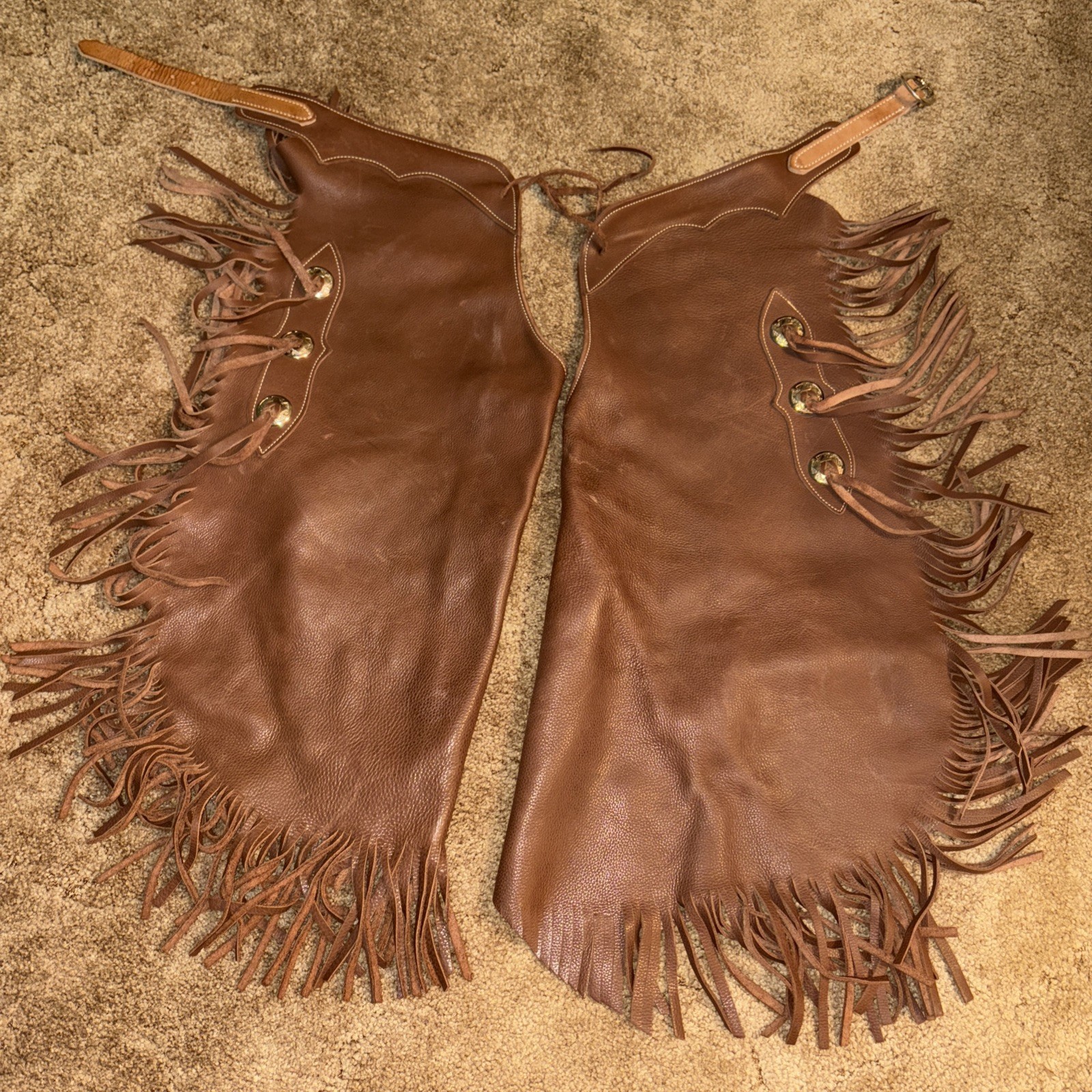 Chaps Western Leather Women’s Size Medium Brown slightly used Chaps Western Leather Women’s Size Medium Brown slightly used
