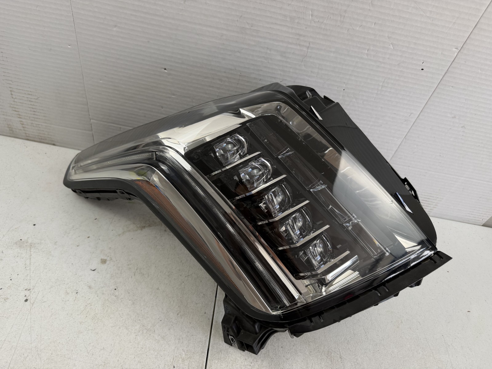 2015-2020 Cadillac Escalade Headlight LED OEM Passenger Side RH